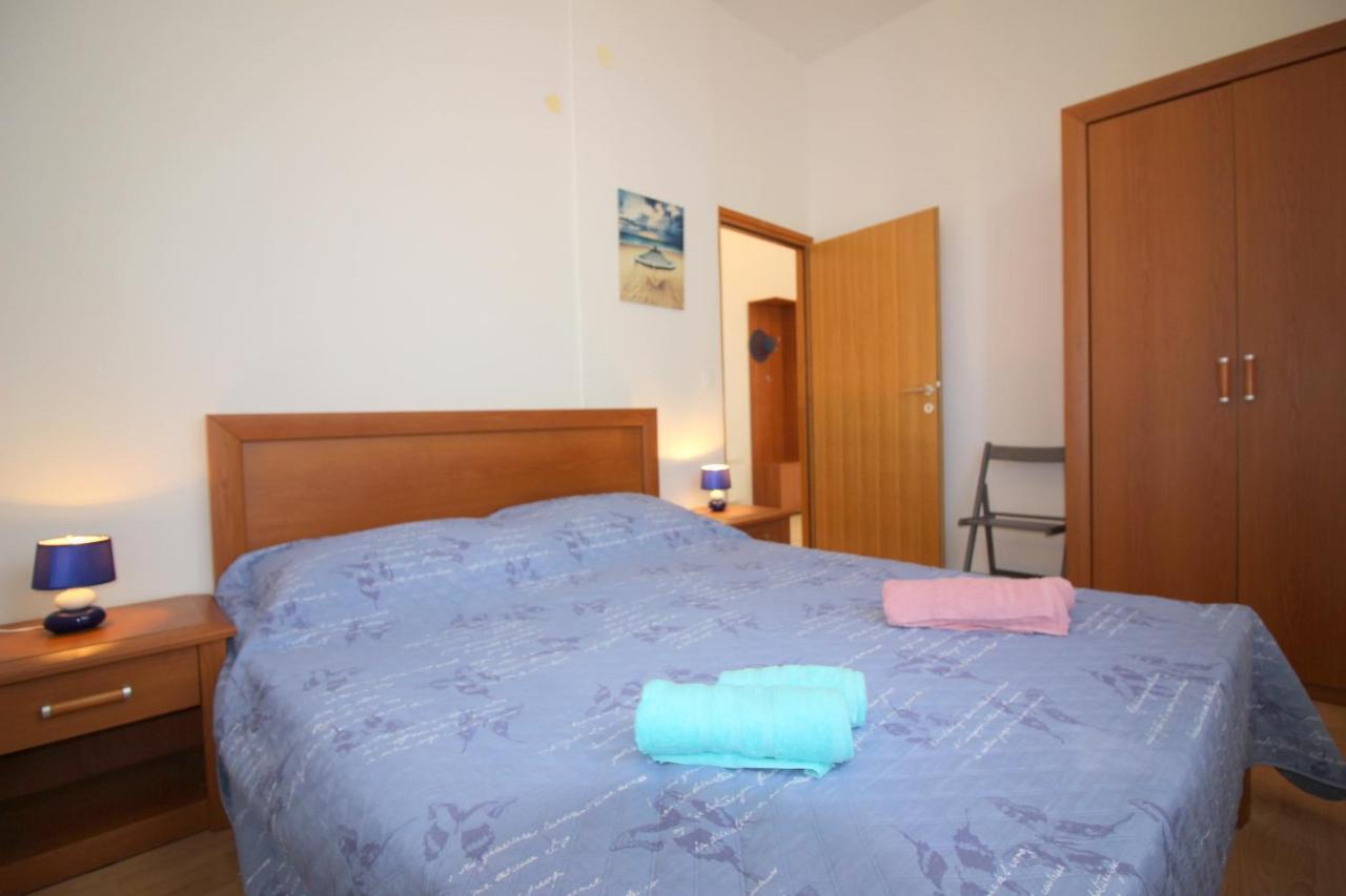 Apartment Ema Near City Center ポレッチ エクステリア 写真